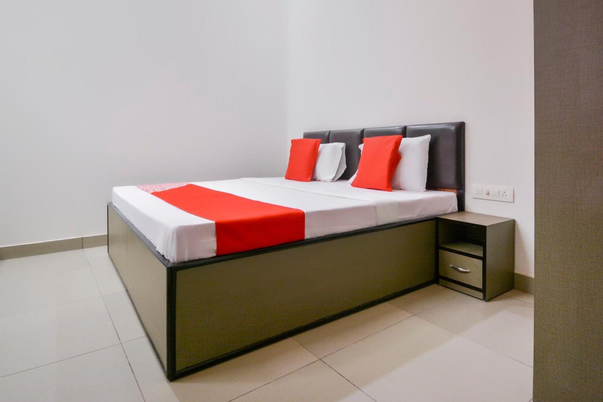 Hotel O White Solitaire Ludhiana Exterior photo