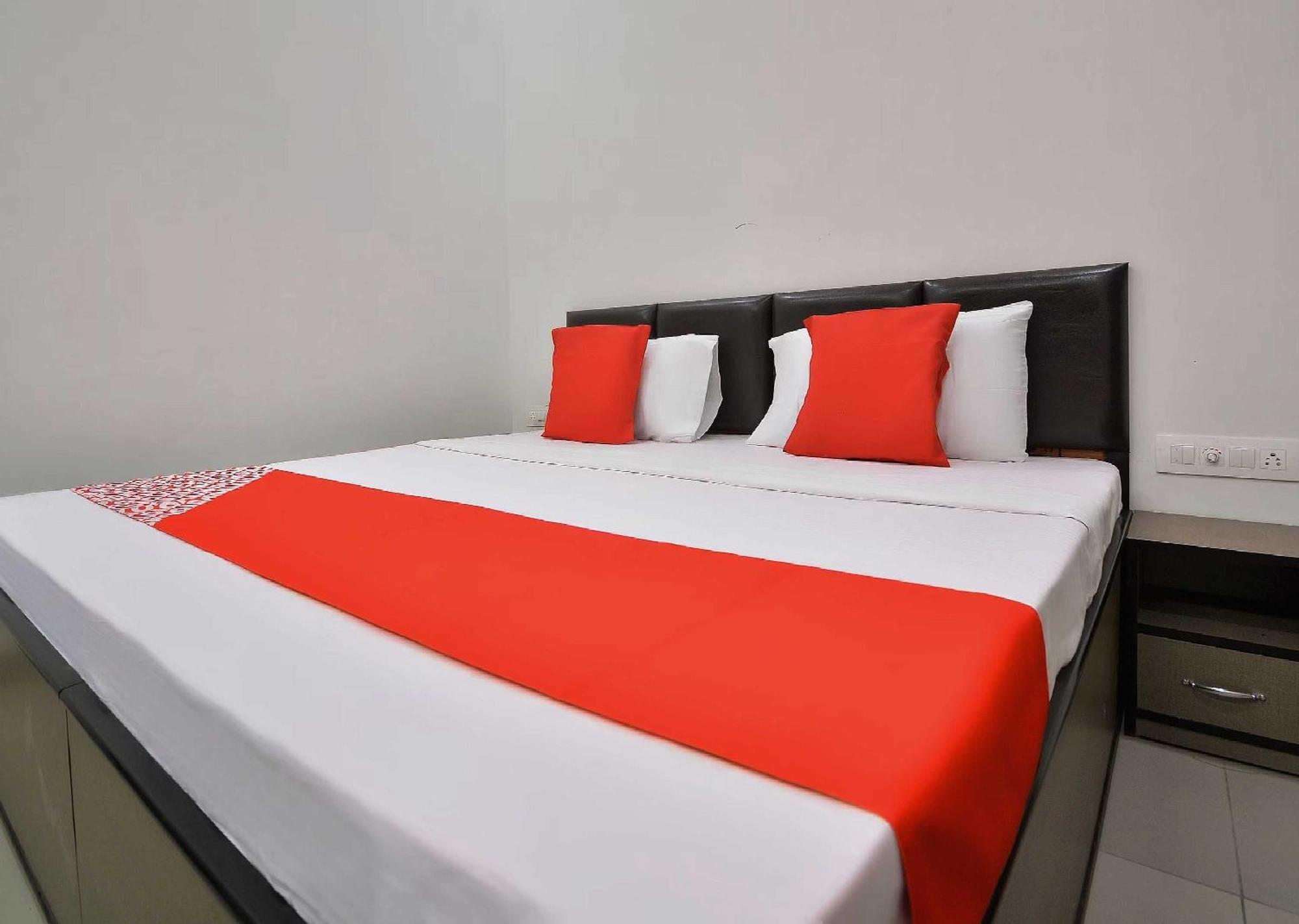 Hotel O White Solitaire Ludhiana Exterior photo