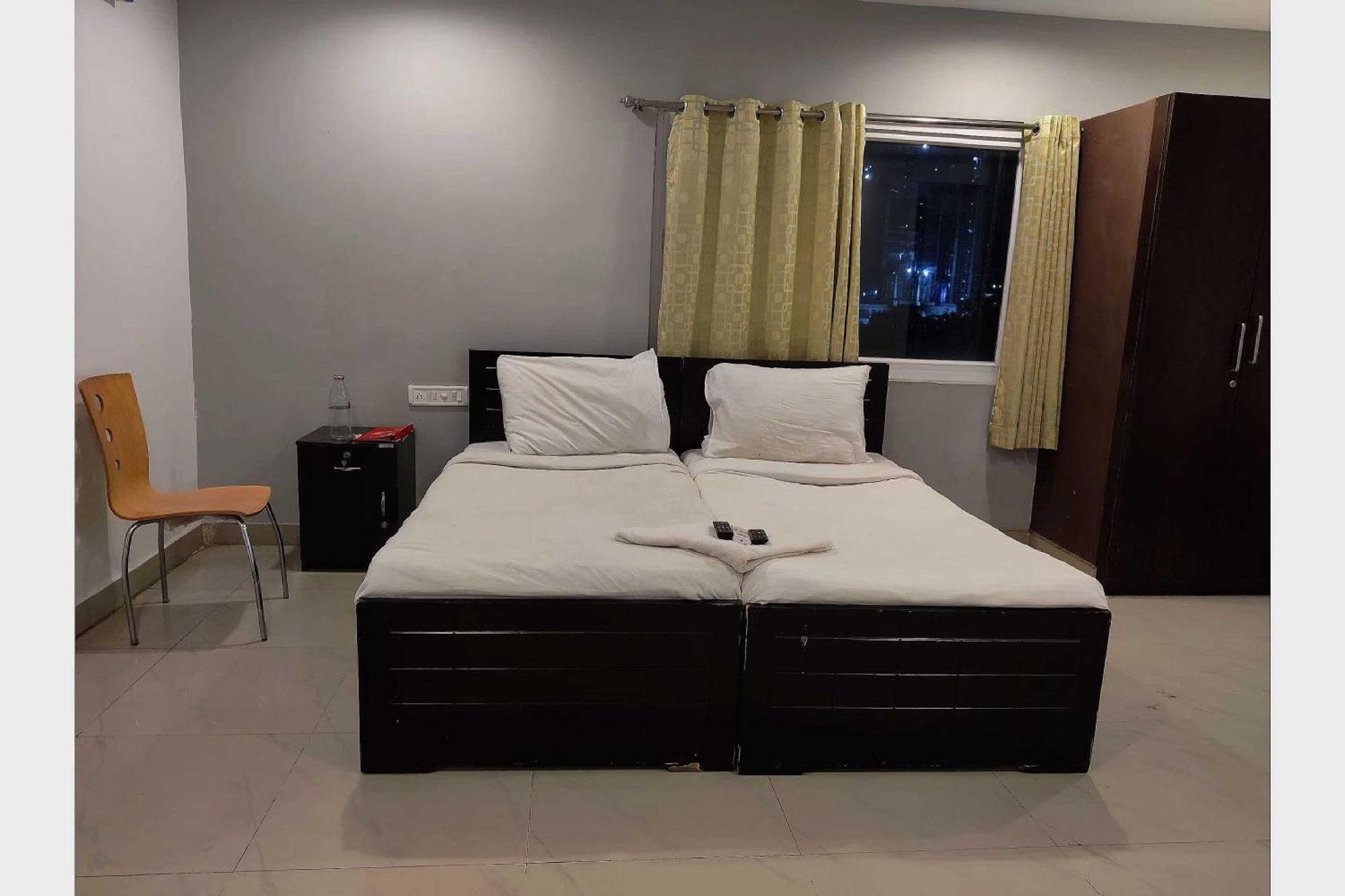 Hotel O White Solitaire Ludhiana Exterior photo