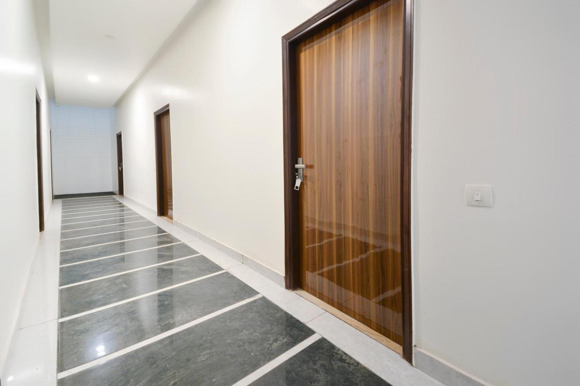 Hotel O White Solitaire Ludhiana Exterior photo