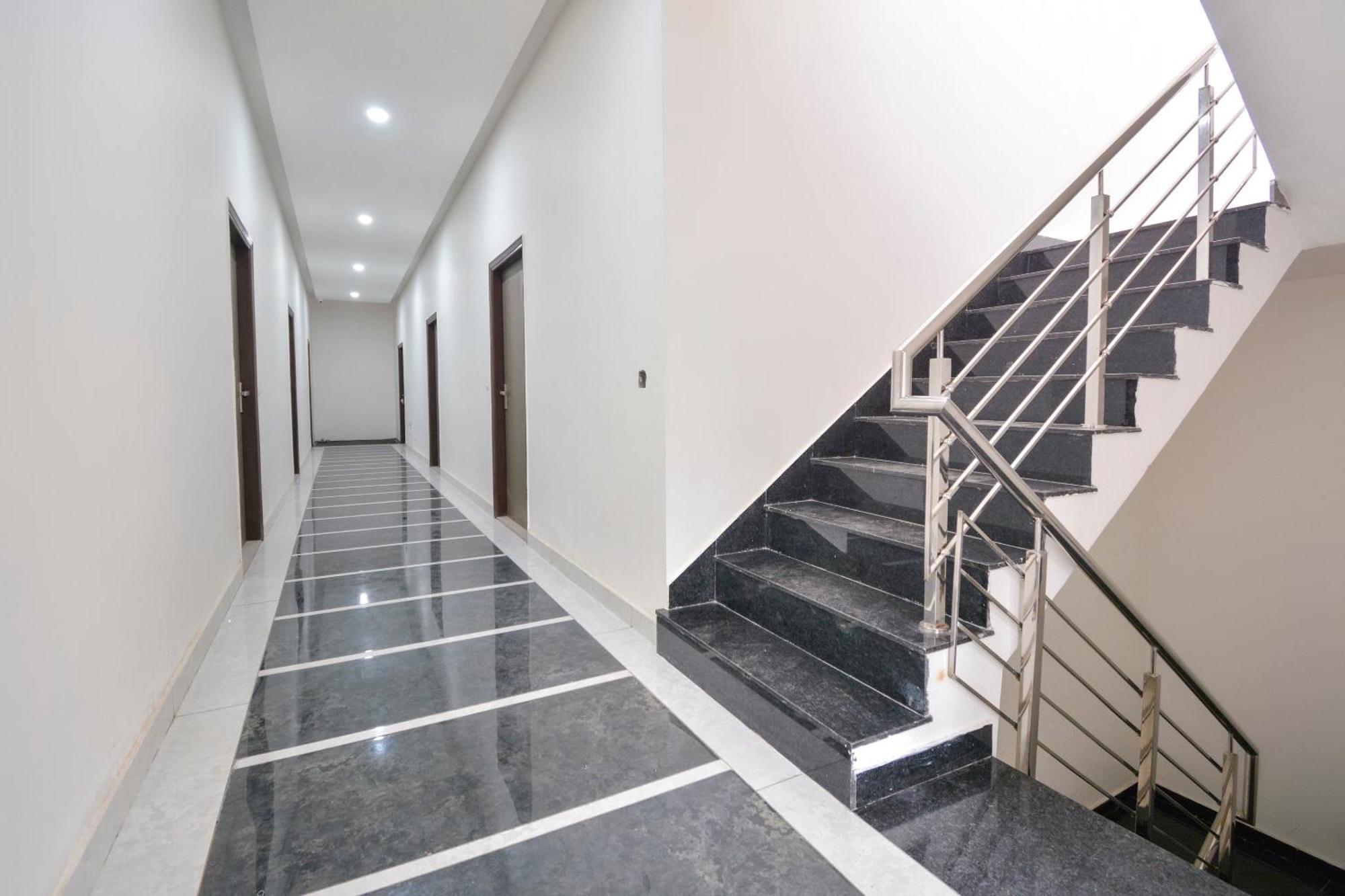 Hotel O White Solitaire Ludhiana Exterior photo
